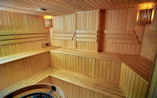 Kolizej Na Volzalnoy Hotel