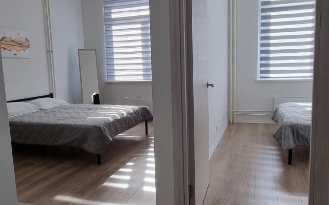Na pereulke polimerniy Flat