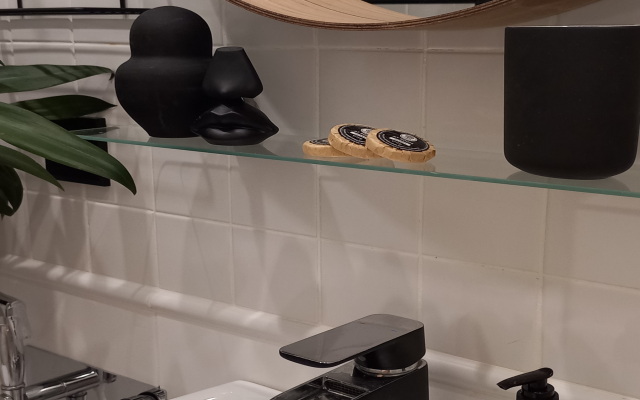 Апартаменты с сюрреалистическим портретом на Вернадке