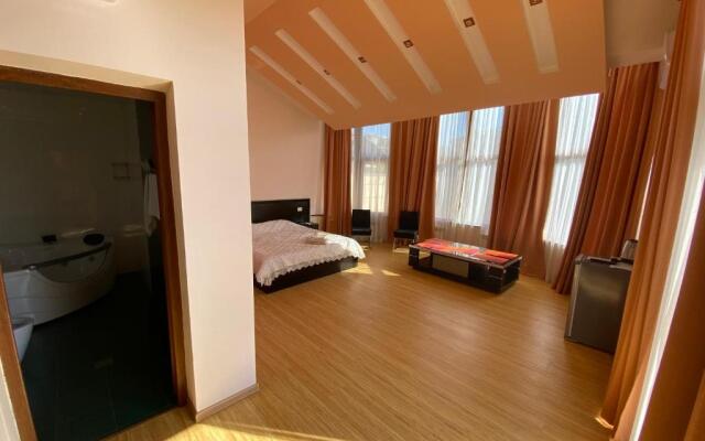 Hotel Grand Hills