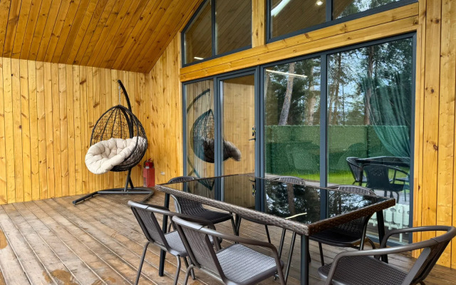Barnkhaus Na_holme Rentplaza s Baney i Basseynom Private House
