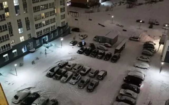 Kvartira ZK Nord radom s aeroportom na 10 etaze i horosim vidom