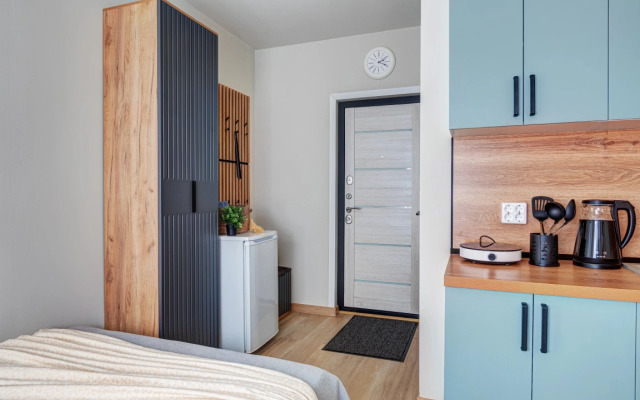 Апартаменты Улучшенная Студия с Видом на Город Светлый Дом