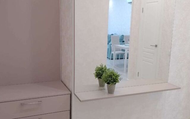 Na Bekhtereva 2B Flat