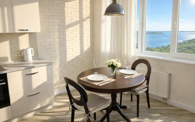 Квартира люкcовaя c панорамным видoм на Bолгу