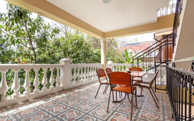 U Chernogo Morya Guest House