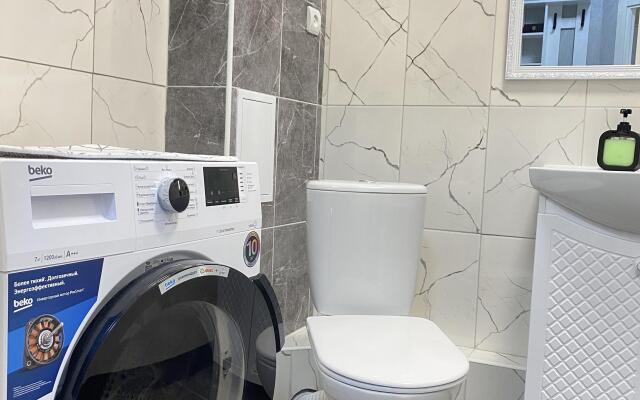 Uyutnye S Dizaynerskim Remontom Apartments