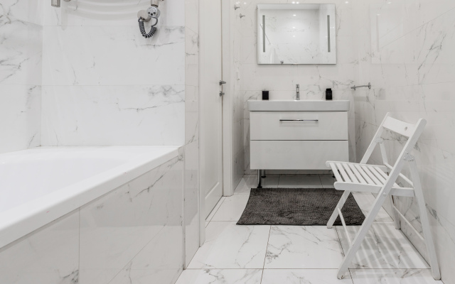 Апартаменты 4-комнатные HomeApart К.Маркса, 30