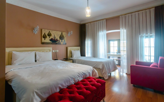 Zendy Suite Apart-Hotel