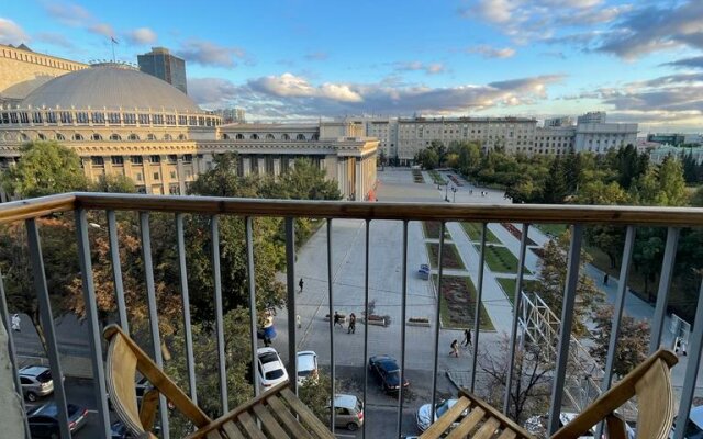 2-room with a balcony overlooking the Opera House flat