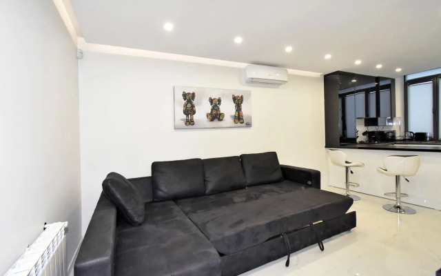 2-Komn. Kvartira Na Ul. Saryyana Flat