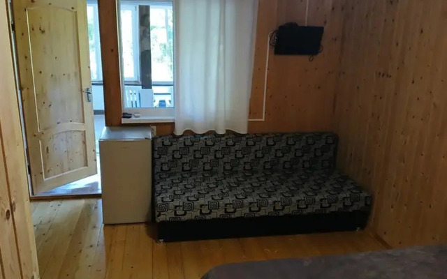 Na Pervom Etazhe Flat