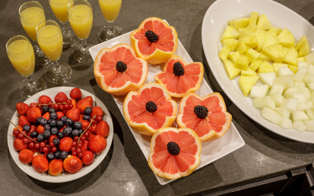 Отель Royal Court