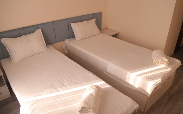 Ideal Best Tour Hotel