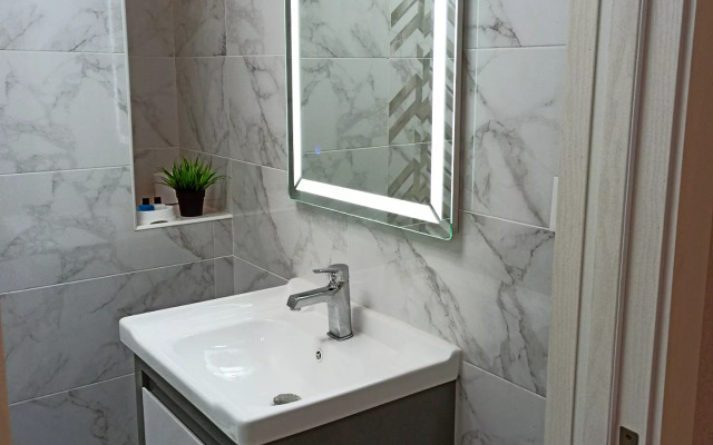 Prestizhnaya Kvartira Kara Karaev Metro Apartments