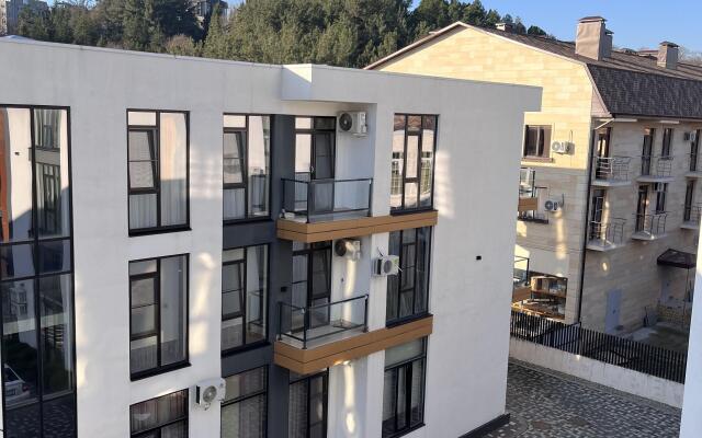 Daymond v Sochi Apartments 1