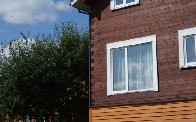 Izumrudny Private House