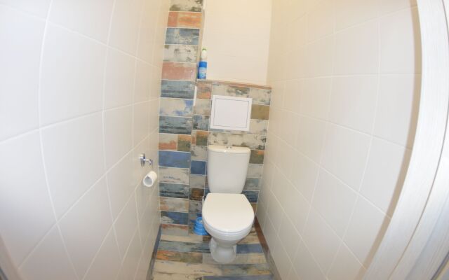 Апартаменты Красивая евродвушка на Нижней Дуброве 51