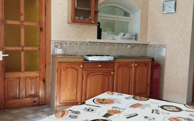 Na Izobilnoy 19V Private House