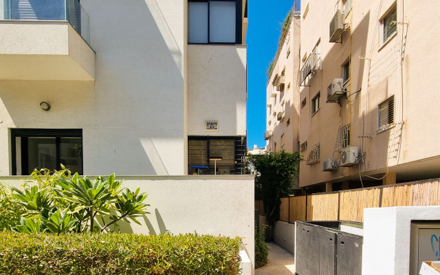 Apt Nacre Apartments