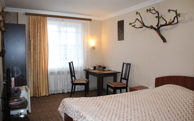 U Druzej Guest House
