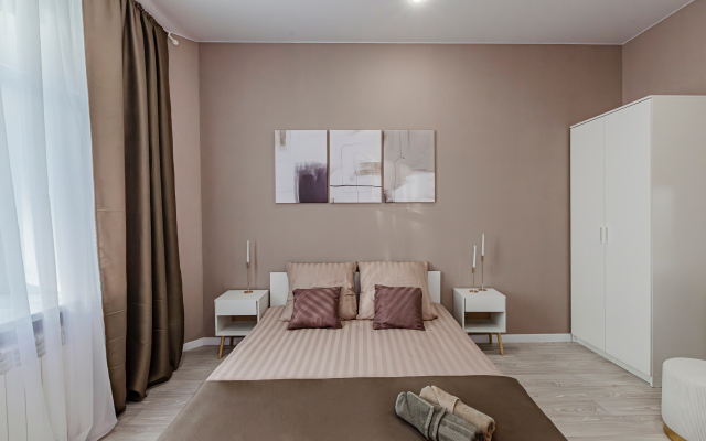 Апартаменты 3-х комнатные с французским балконом