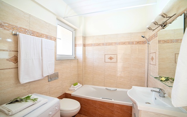 Aqua Mare Villa Heated Pool