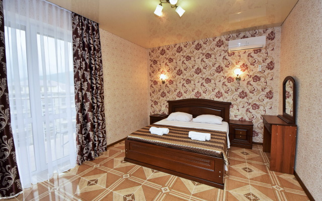 Ahilles Palas Guest house