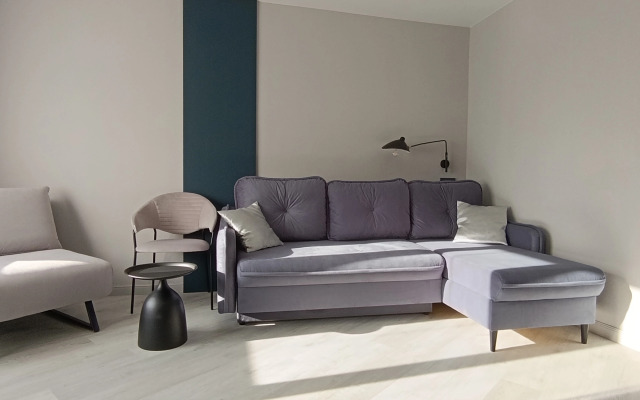 Siniy Aktsent Flat
