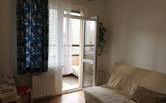 Zhilye u Metro Flat