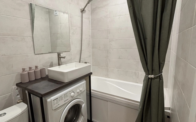 Uyutnaya Trekhkomnatnaya v Razvitom Rayone Voronezha Flat