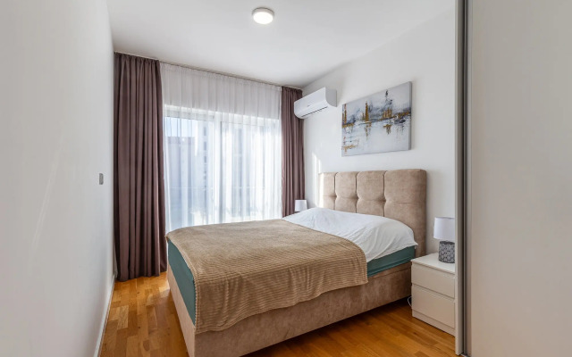 Sunny Side Three Bedrooms Apartment