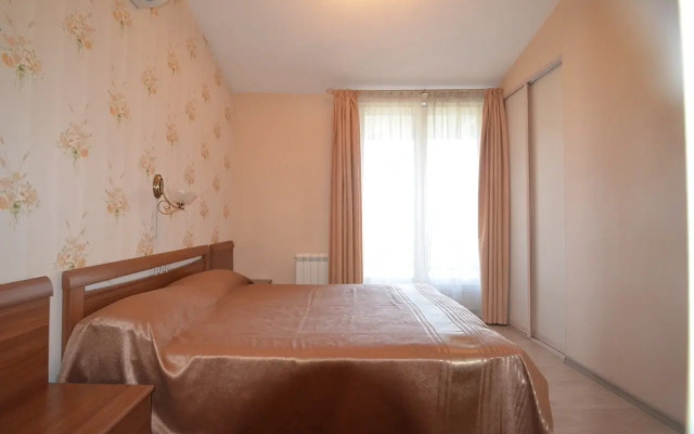 Na Ulitse K. Marksa 17 Apartments