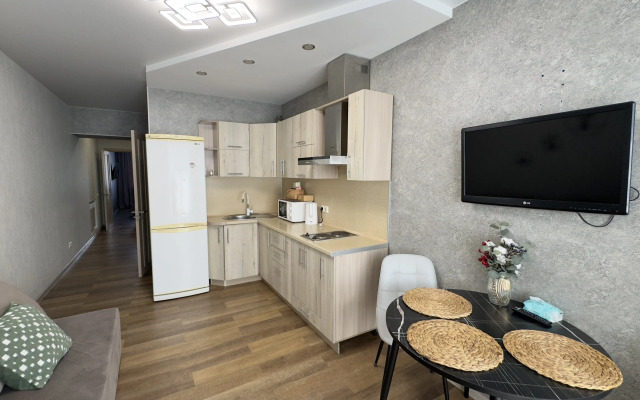 V Novom ZhK Ryadom s Naberezhnoj Amura Flat