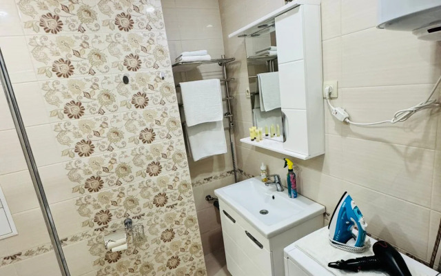 Prostornaya V 300 Metrakh Do Naberezhnoy Flat