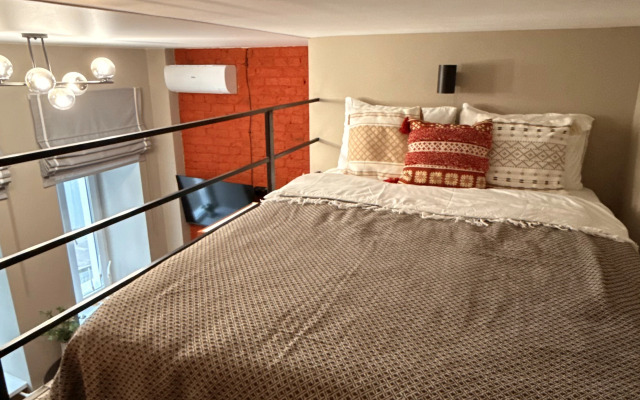 Апартаменты двухуровневые возле Кремля