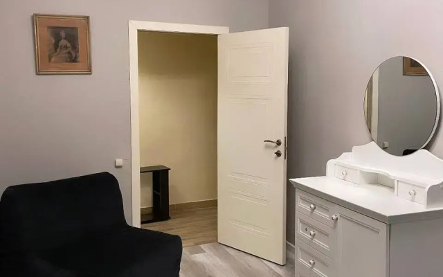 Квартира Трехкомнатная в сердце Петроградки в Винтажном Стиле