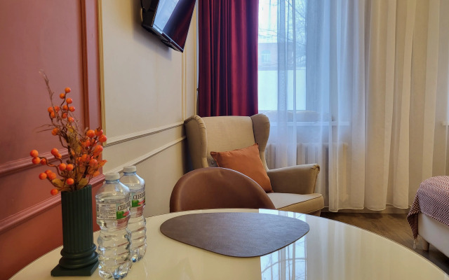 Апартаменты Улучшенная студия на Певческом