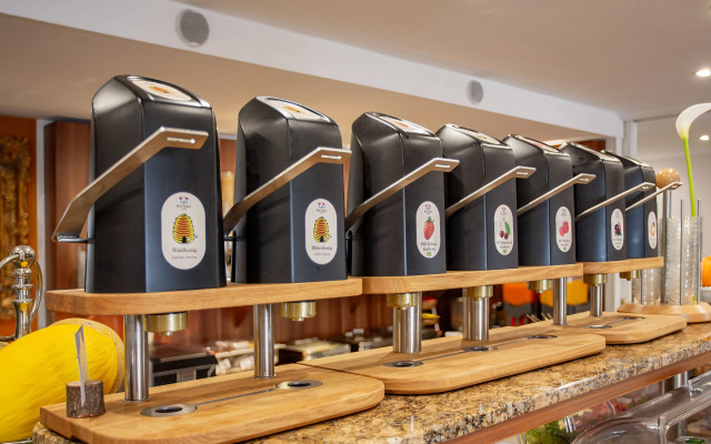 Отель Burgschmiet GmbH