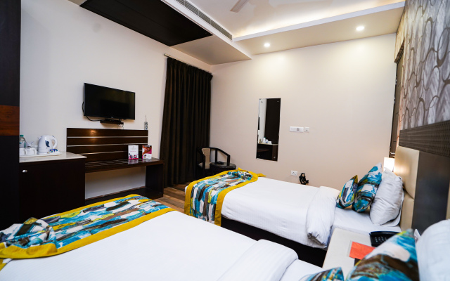 The Golden Apple Hotel