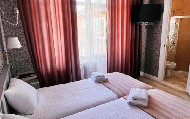 Mariya Guest House