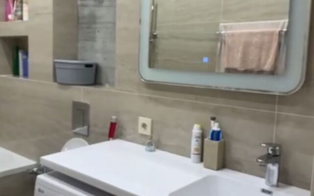 Апартаменты Квартира 2-х комнатная на Г-Алиева 11