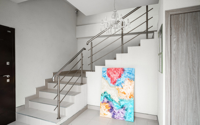 V Klubnom Komplekse s Basseynom Flat