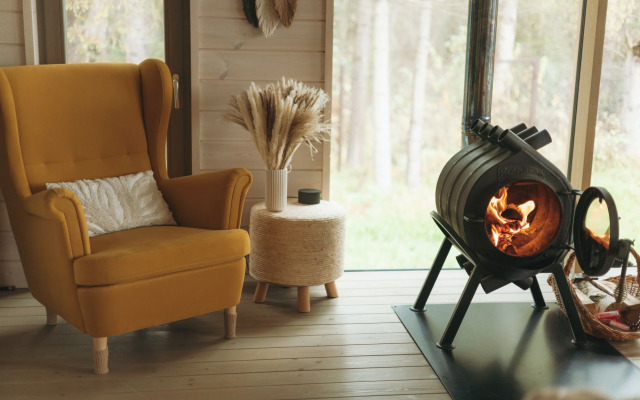 Частный дом с баней и чаном у воды и леса