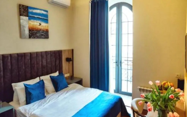 Отель Reneissance Boutique Hotel