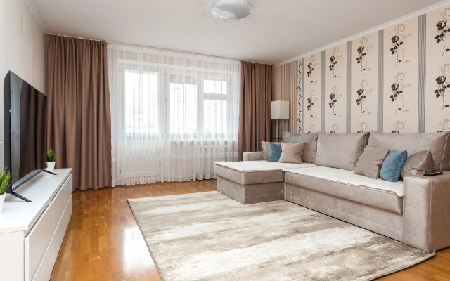 Prostornaya Kvartira Dlya Semyi Flat