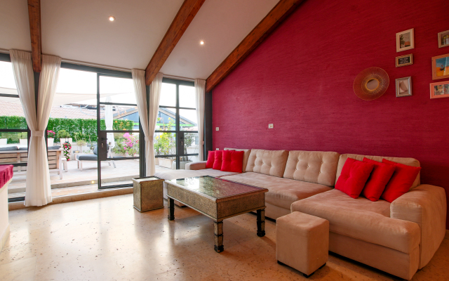 Penthouse & Jacuzzi In Neve Tzedek By Feelhome Apartments
