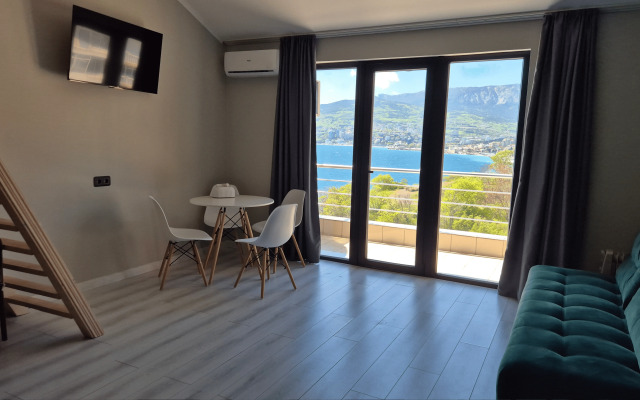 Квартира двухуровневая с панорамным видом на море