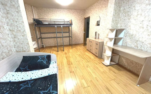 Квартира на Проспекте Защитников Москвы 11