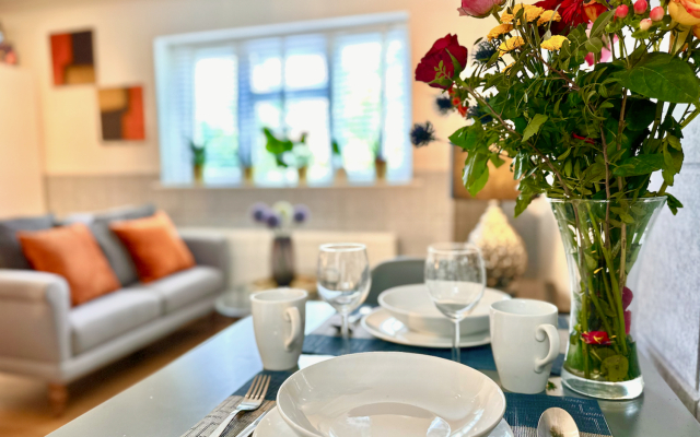 Damos Living - Superb Business En-Suite Studio Apartments